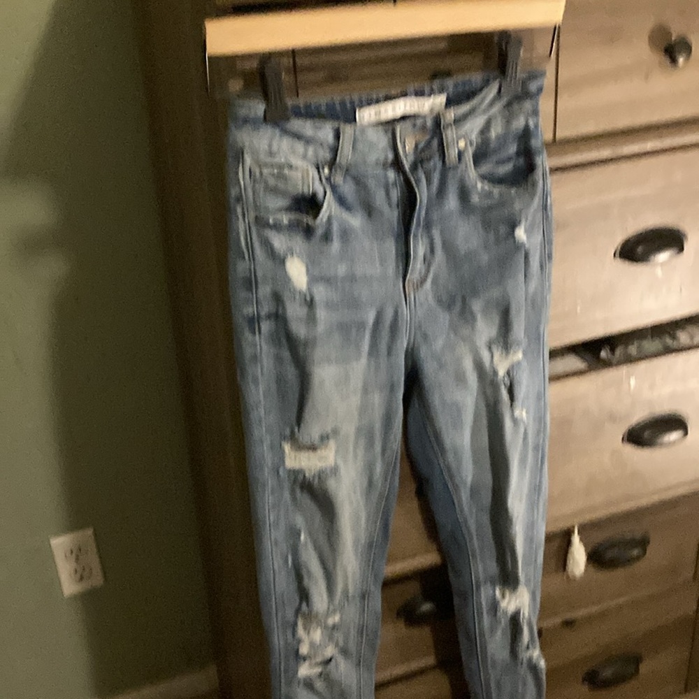 Tinseltown mom jeans medium wash lightly distressed size 3